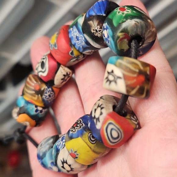 24 Vintage Milliefiore Glass Beads  Medium-Large Big Hole- Some Have Tiny Faces! - Picture 3 of 5